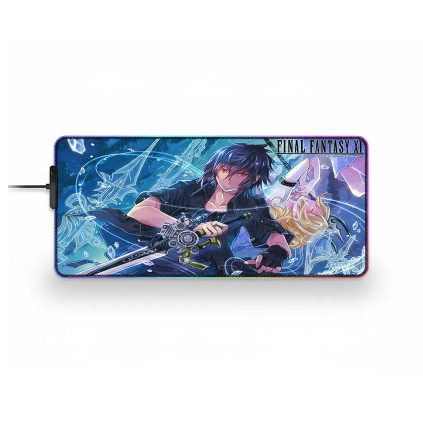 Tapis de Souris Gaming RGB - Final Fantasy XV Edition Noctis & Luna avec illustration HD de Noctis et Luna.