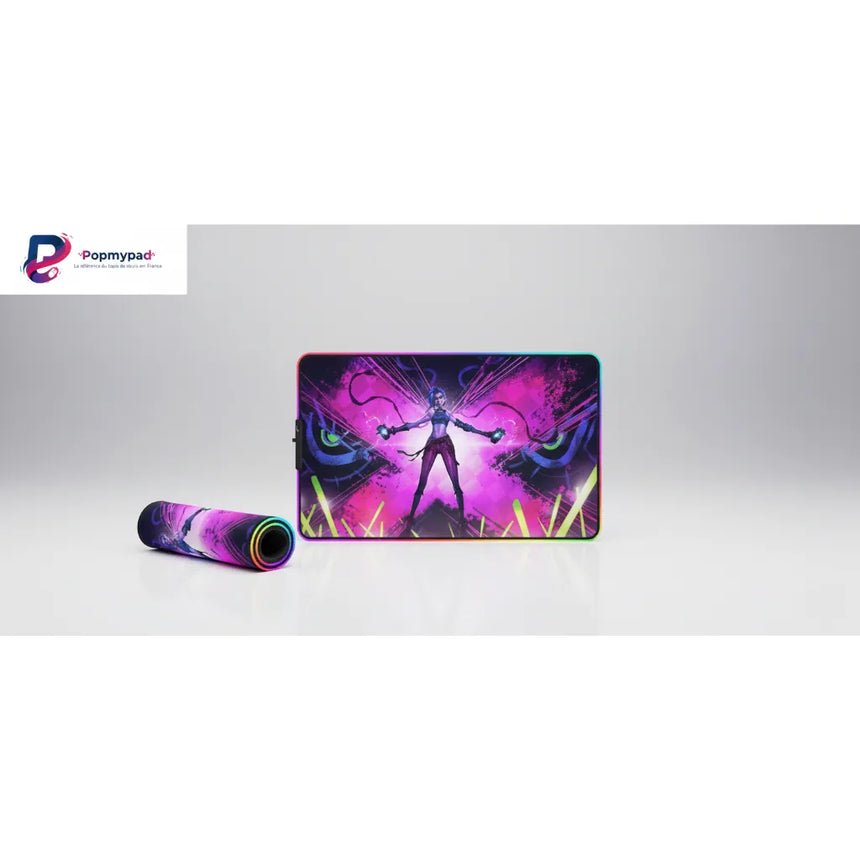 Tapis de Souris Gaming RGB League of Legends - Jinx Chaos Edition avec design électrique et couleurs vibrantes.