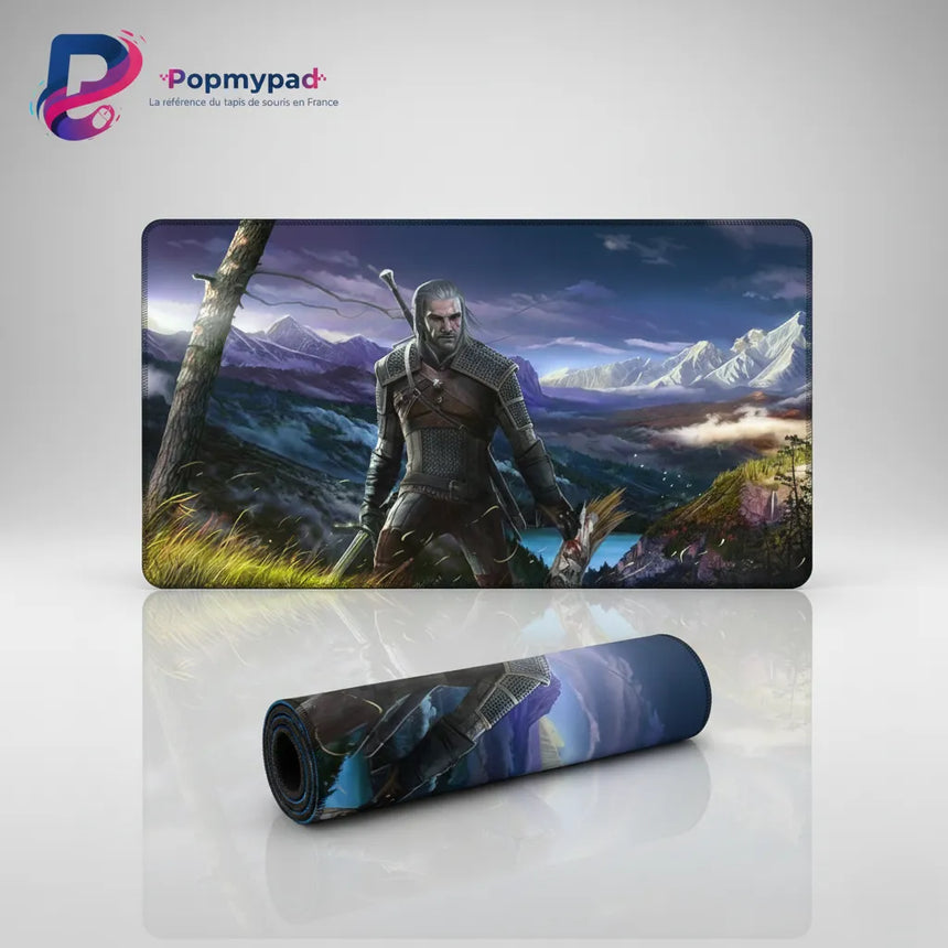 Tapis de Souris Gaming The Witcher - Édition Geralt de Riv - Glisse Ultime avec Geralt au milieu d'un paysage épique.
