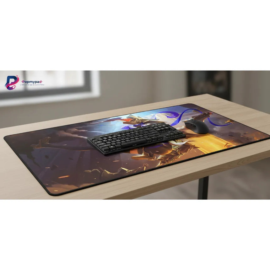 Tapis de Souris League of Legends - Jinx Glorieuse | Précision Esport & Glisse Ultime sur un bureau avec un clavier et une souris.