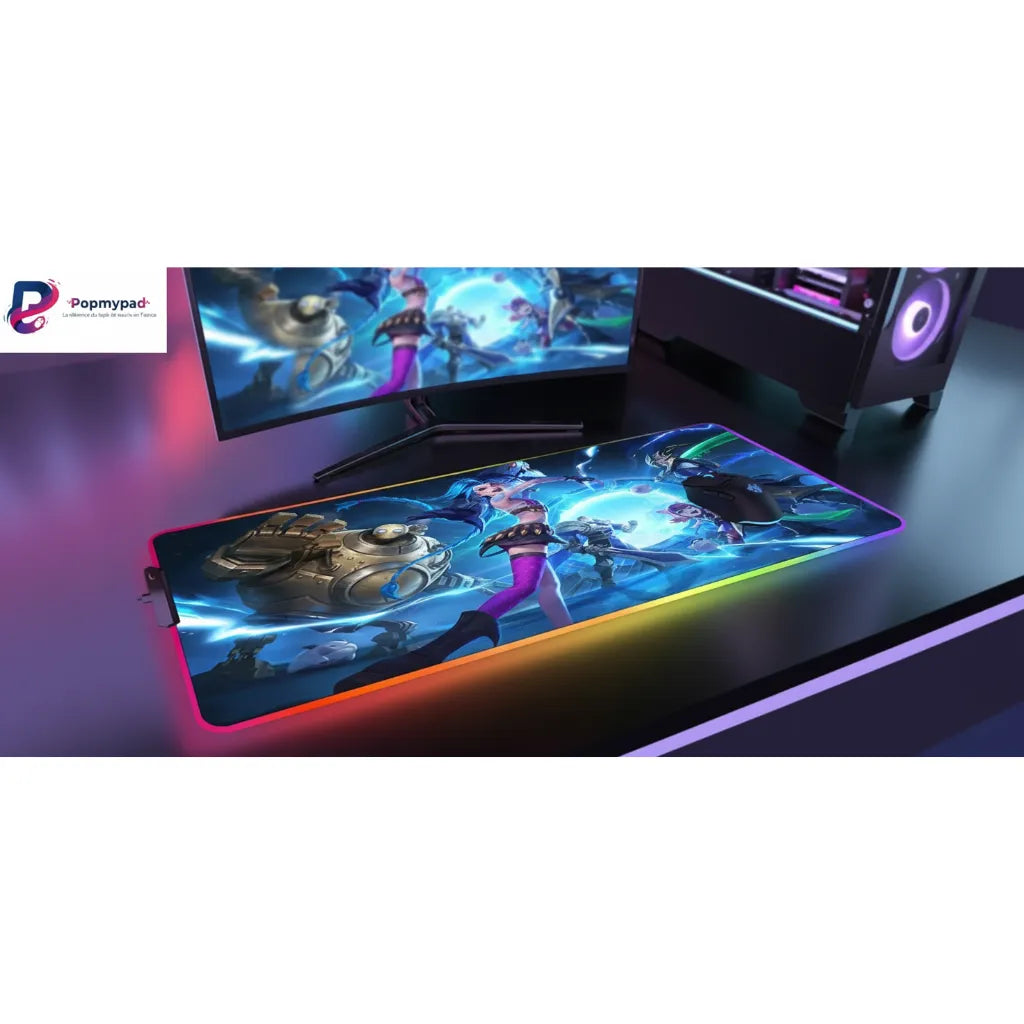 Tapis de Souris League of Legends Jinx RGB – Édition Gaming XXL Haute Précision sur un bureau stylé.