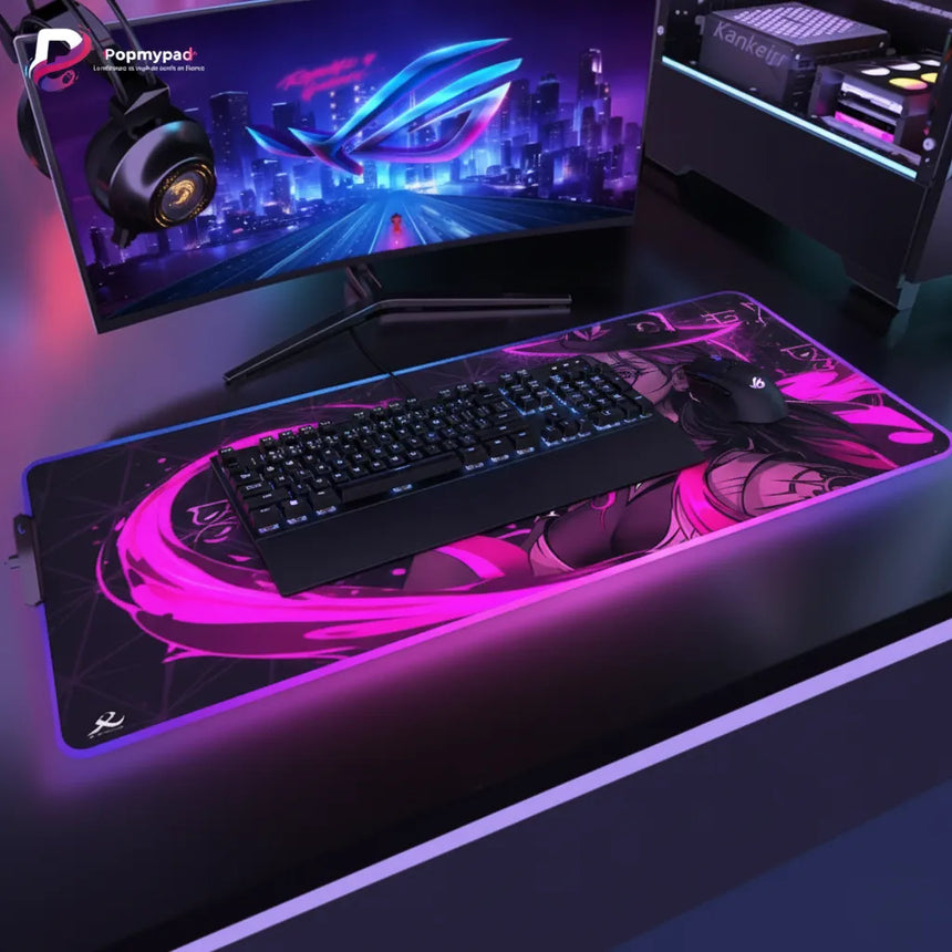 Tapis de Souris Valorant Reyna - Édition RGB XXL - Précision & Glisse Ultime avec clavier et écran de jeu.