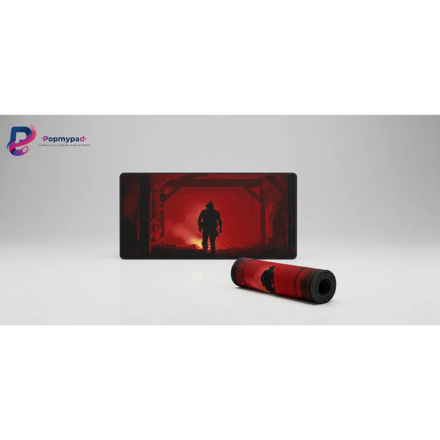 Tapis de souris Gaming Days Gone - Édition Apocalypse Rouge & Précision Ultime avec silhouette de Deacon.