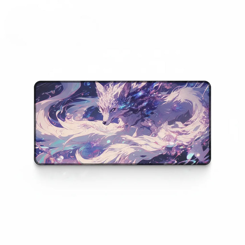 Tapis de souris Renard Cosmique - L'Esprit des Étoiles (Édition Artistique) affichant un renard vibrant dans un univers étoilé.