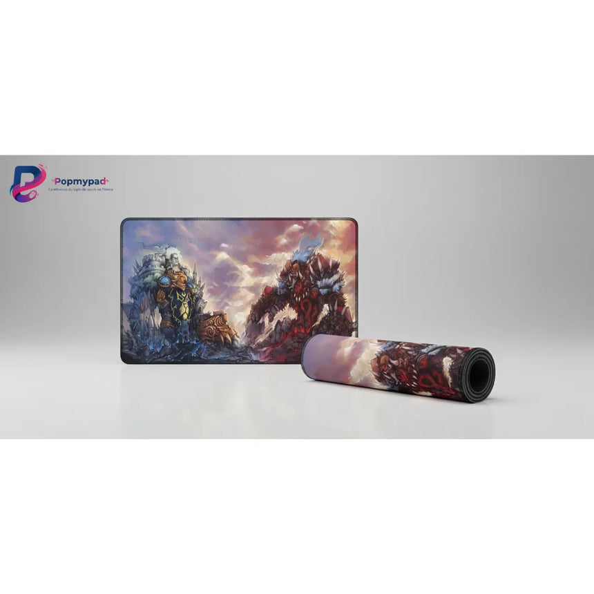 Tapis de souris World of Warcraft - Alliance vs Horde : Le Duel des Titans (Format XXL) sur fond neutre.
