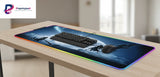 Tapis de Souris Gaming Final Fantasy - Édition Limitée Esport sur un bureau avec clavier et souris.