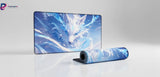 Tapis de Souris Gaming Renard des Glaces - Design Onirique & Zen avec design de renard polaire en bleu azur.