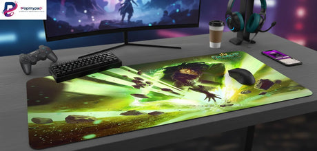 Tapis de Souris Gaming The Witcher - Yennefer Gwent Edition - Précision Ulte & Glisse XXL sur un bureau moderne avec accessoires gaming.