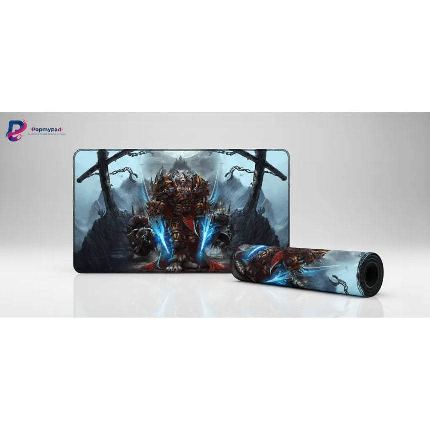 Tapis de Souris Gaming World of Warcraft - Édition Worgen Warrior XXL avec guerrier Worgen légendaire et lames spectrales.