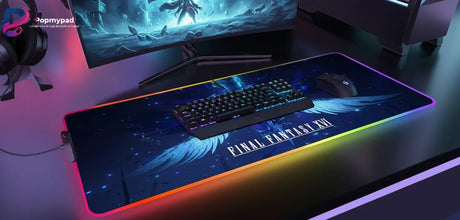 Tapis de Souris Gaming XXL Final Fantasy XVI - Édition Primordiale avec design épique et ambiance colorée.