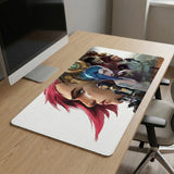 Tapis de Souris XXL Arcane - Édition Limitée League of Legends Jinx & Vi sur un bureau en bois.