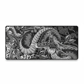 Tapis de Souris XXL Dragon Japonais - Édition Monochrome Impériale avec un design de dragon emblématique en noir et blanc.