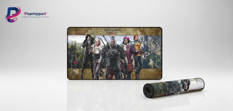 Tapis de Souris XXL The Witcher 3 - Édition Légendes du Continent avec personnages emblématiques sur fond épique.