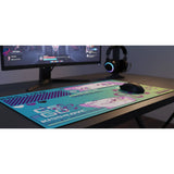Tapis de souris CS:GO Edition Kiss Love - Précision Esport & Design Manga sur bureau gamer avec écran et casque.