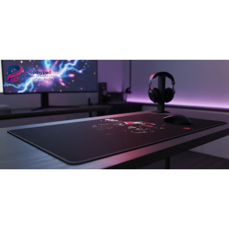 Tapis de souris Esport Kratos - Contrôle Divin & Glisse Haute Densité avec design puissant et esthétique sombre.