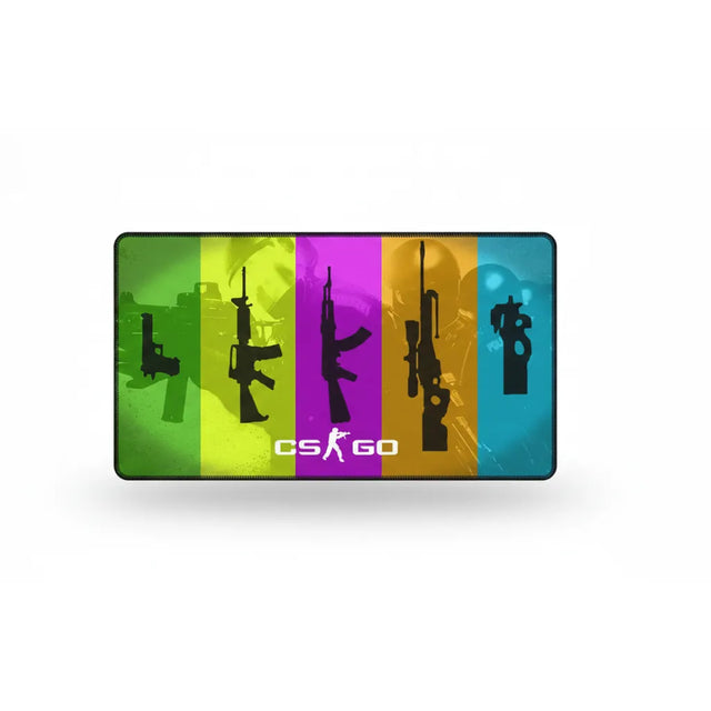 Tapis de souris Gaming CSGO - Tactical Spectrum Edition avec silhouettes d'armes iconiques sur fond coloré.