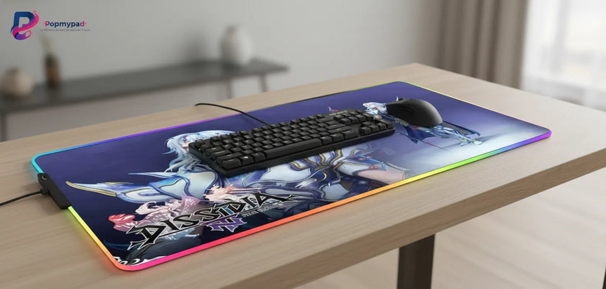 Tapis de souris Gaming RGB - Final Fantasy Cecil Paladin Edition - Précision Esport avec clavier et souris sur un bureau moderne.