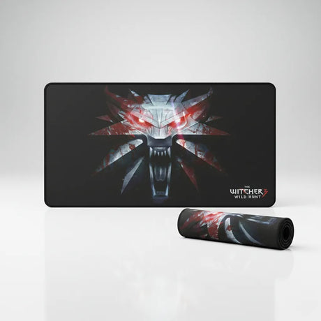 Tapis de souris Gaming The Witcher 3 - Édition Médaillon de l'École du Loup avec design du Loup Blanc