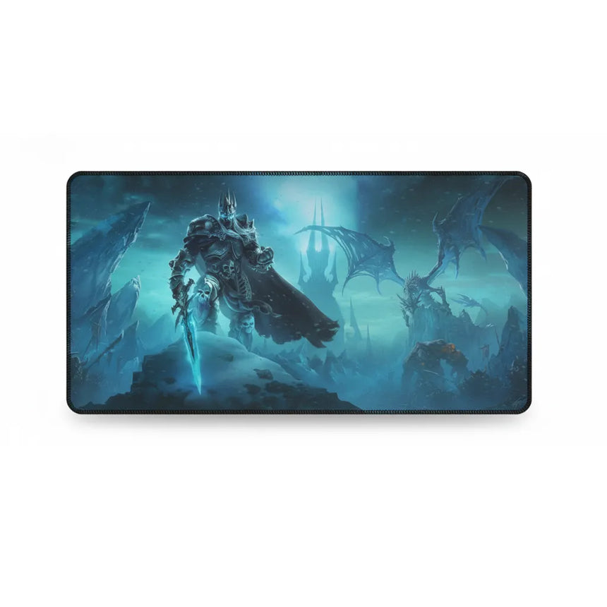 Tapis de souris Gaming World of Warcraft - Édition Le Roi Liche (Arthas) avec Arthas et Frostmourne en action.