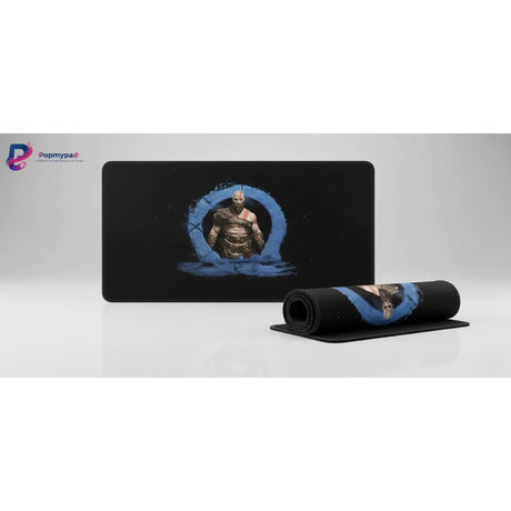 Tapis de souris God of War - Édition Kratos & Symbole Runique Bleu avec Kratos émergeant d'un cercle runique.