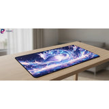 Tapis de souris Renard Éthéré – L'Harmonie Zen pour votre Bureau sur un bureau en bois moderne.