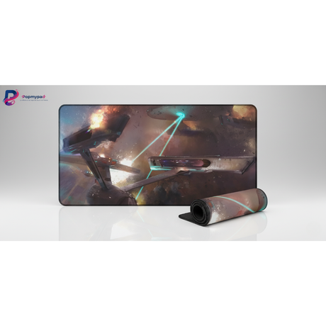 Tapis de souris Star Trek - Bataille Spatiale Épique (Édition Collector XXL) avec vaisseau spatiale en pleine action.