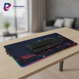 Tapis de Souris Gamer VALORANT – XL RVB & Design Épique sur un bureau avec clavier et souris.