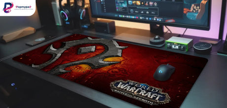 Tapis de souris World of Warcraft - Édition Horde Domination & Précision sur un bureau moderne avec un ordinateur.