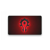 Tapis de souris World of Warcraft - Édition Horde Incandescente avec sceau légendaire de la Horde sur fond rouge.