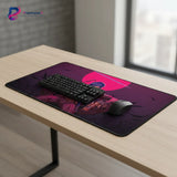 Tapis de souris XXL Jinx - Édition Limitée Arcane (League of Legends) sur un bureau moderne avec un clavier.