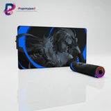 Tapis de souris valorant - Édition Sova - Précision XXL & RGB avec design artistique sombre et électrique.