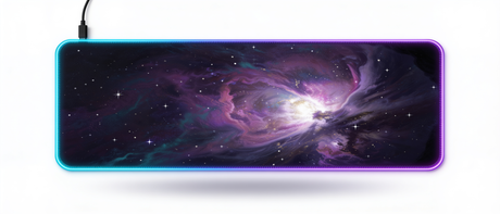 Tapis de souris RGB personnalisé vu de dessus sur fond blanc — bordure LED cyan-violet, câble USB